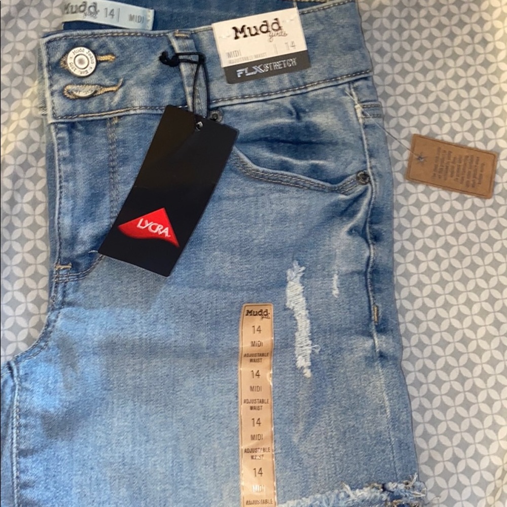Shorts - Picture 1 of 2